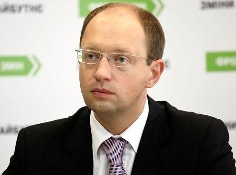 Яценюк сподівається зібрати 10-тисячний мітинг 3 грудня Яценюк сподівається зібрати 10-тисячний мітинг 3 грудня