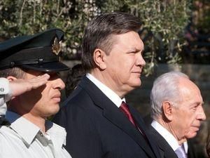 Янукович начал пользоваться планшетом iPad Янукович начал пользоваться планшетом iPad