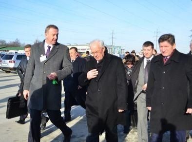 Азаров побажав Львівщині цікавих матчів та ефективної інфраструктури