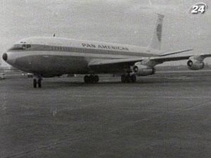 З появою Боїнга 707 авіаперевезення перестали бути розкішшю З появою Боїнга 707 авіаперевезення перестали бути розкішшю