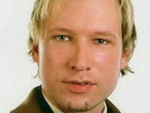 Брейвік не вважає себе божевільним Брейвік не вважає себе божевільним