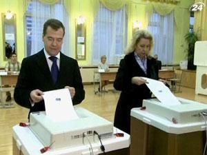 Медведєв і Путін проголосували на виборах