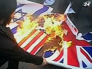 В Тегеране разгромили британское посольство