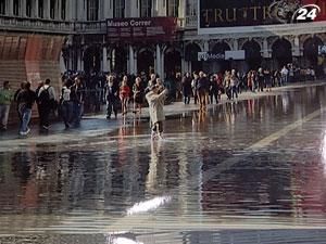 Продолжается выставка фоторабот "Венеция. Отражение" Продолжается выставка фоторабот "Венеция. Отражение"