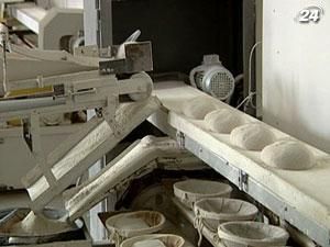 В Україні знижуються обсяги виробництва хліба В Україні знижуються обсяги виробництва хліба