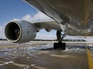 Россия: В Нижнем Новгороде самолет выкатился за полосу