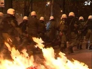 Парламент Греции утвердил бюджет на 2012 год Парламент Греции утвердил бюджет на 2012 год