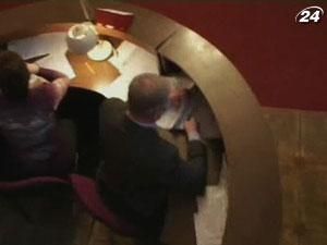 Спостерігач зняв на камеру фальсифікацію виборів у Москві Спостерігач зняв на камеру фальсифікацію виборів у Москві