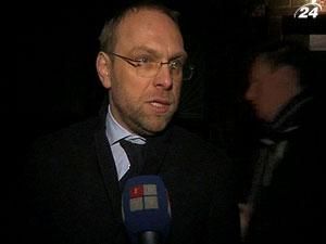 Тимошенко судять у камері СІЗО Тимошенко судять у камері СІЗО