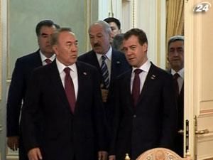 Евроазиатский экономический союз должны создавать интеллектуалы, а не "газовики" Евроазиатский экономический союз должны создавать интеллектуалы, а не "газовики"