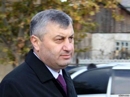 Президент Південної Осетії відмовився йти у відставку