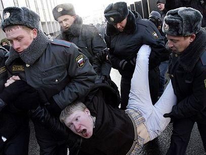 Россияне начали митинг в Париже Россияне начали митинг в Париже