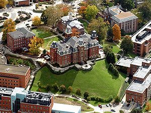 Внаслідок стрілянини на території університету Вірджинії загинув поліцейський Внаслідок стрілянини на території університету Вірджинії загинув поліцейський