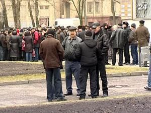 "Чорнобильці" припиняють сухе голодування, шукають намет і лягають в лікарні