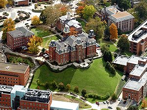 В результате стрельбы на территории университета Вирджинии погиб полицейский