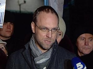 Власенко: Судді роблять дебілами весь український народ Власенко: Судді роблять дебілами весь український народ