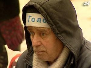 Чернобыльцы прекратили голодовку, но продолжают протестовать Чернобыльцы прекратили голодовку, но продолжают протестовать