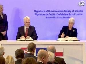 Президент и премьер Хорватии подписали договор о вступлении в ЕС