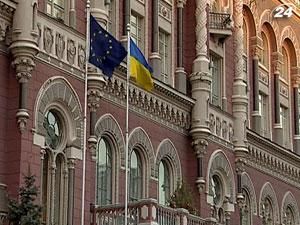 Арбузов: Долари з резерву на рублі не мінятимуть Арбузов: Долари з резерву на рублі не мінятимуть