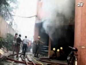 Число жертв пожара в Индии превысило семь десятков людей Число жертв пожара в Индии превысило семь десятков людей