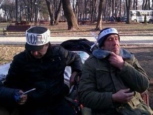 Під Кабміном залишились 5 чорнобильців Під Кабміном залишились 5 чорнобильців