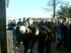 Під Сімферополем кримчаки та євреї вшанували пам'ять жертв нацизму Під Сімферополем кримчаки та євреї вшанували пам'ять жертв нацизму