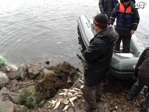 Дайвери чистять Дніпро здебільшого від браконьєрських сіток