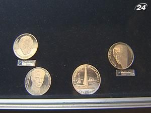 НБУ виготовив перші золоті монети НБУ виготовив перші золоті монети