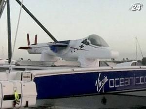 SpaceShipOne "взлетает" с помощью специального самолета-носителя