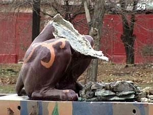 В Луганске самоуничтожился лев