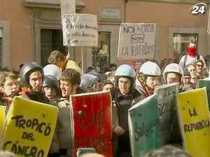 В Италии продолжается серия антиправительственных демонстраций В Италии продолжается серия антиправительственных демонстраций