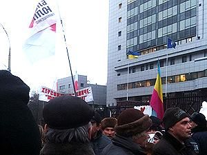 Біля Апеляційного суду почались сутички між "Беркутом" і прихильниками Тимошенко