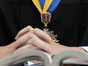 Судді пішли думати про відвід головуючої судді Судді пішли думати про відвід головуючої судді