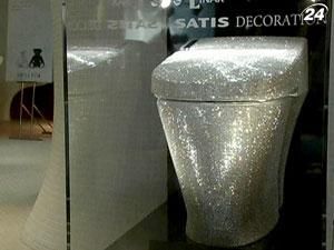 Японцы украсили унитаз камнями Swarovski Японцы украсили унитаз камнями Swarovski