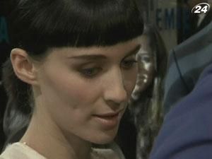 Мара і Крейг презентували "Дівчину з татуюванням дракона" Мара і Крейг презентували "Дівчину з татуюванням дракона"