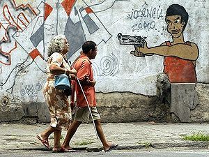 В Бразилии будут давать билеты на Мундиаль-2014 за сданный автомат В Бразилии будут давать билеты на Мундиаль-2014 за сданный автомат