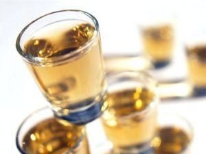 В Індії сталося масове отруєння алкоголем В Індії сталося масове отруєння алкоголем