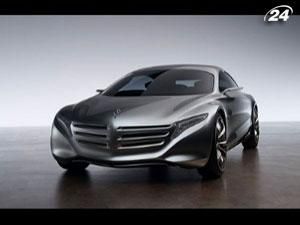 Mercedes демонструє автомобілі через два покоління Mercedes демонструє автомобілі через два покоління