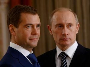 Рейтинги Путіна і Медведєва впали до історичного мінімуму