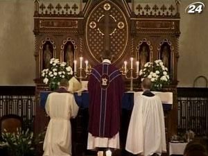 Католических священников обвиняют в тысячах сексуальных преступлений. Католических священников обвиняют в тысячах сексуальных преступлений.