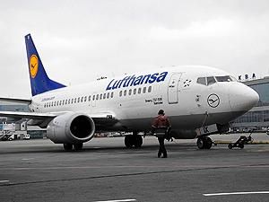 В московском "Домодедово" аварийно сел немецкий самолет В московском "Домодедово" аварийно сел немецкий самолет