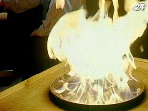 Ученые исследовали природу огня и влияние ветра на него Ученые исследовали природу огня и влияние ветра на него