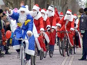 В Евпатории на фест новогодних персонажей собрались герои сказок В Евпатории на фест новогодних персонажей собрались герои сказок