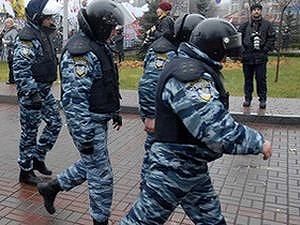 Затримані на Банковій погрожують розпороти собі животи Затримані на Банковій погрожують розпороти собі животи