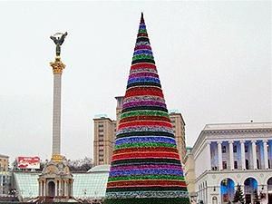 Янукович з дітьми запалив головну ялинку