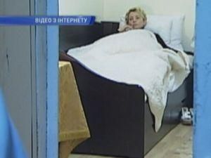 Тимошенко просить забезпечити їй "горизонтальне положення" на суді Тимошенко просить забезпечити їй "горизонтальне положення" на суді