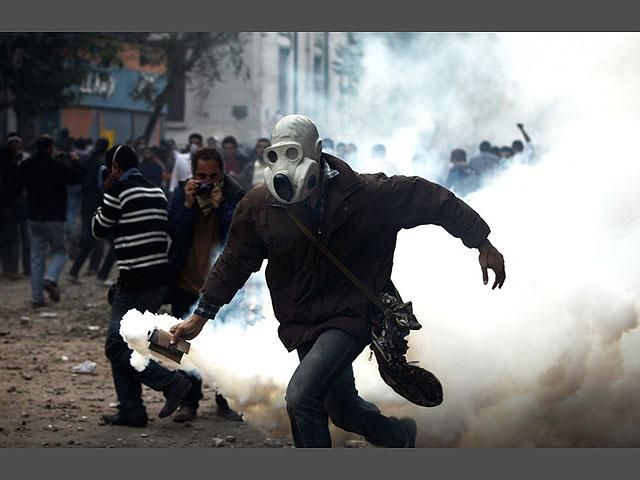 В Египте продолжаются беспорядки. Полиция применяет жесткие методы В Египте продолжаются беспорядки. Полиция применяет жесткие методы