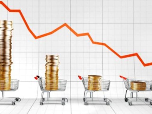 Азаров прогнозирует самую низкую инфляцию за 20 лет
