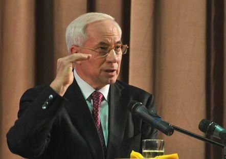 Азаров закликав міністрів активніше пояснювати людям реформи Азаров закликав міністрів активніше пояснювати людям реформи