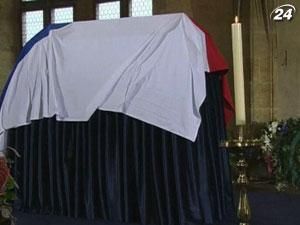 Труну з тілом першого Президента Чехії виставили в Празі